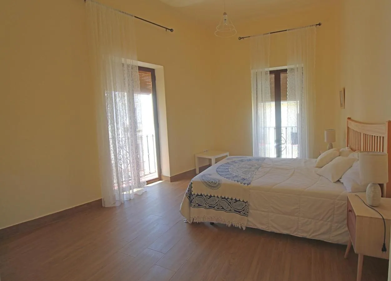 ARCO de los GIGANTES, a perfect apartment for groups Antequera